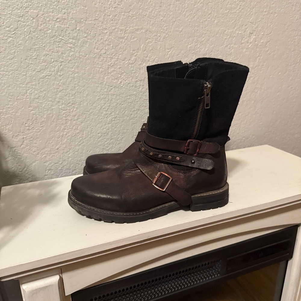 Roan‎ Annabella Moto Inspired Reddish Purple Leather Boot Women's Size 7